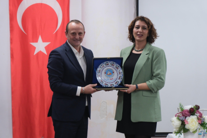 Yazar Çiğdemoğlu Çiftlikköy’de okurlarıyla bir araya geldi