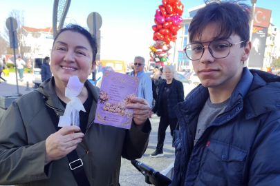 Yalova'da İş Kadını Hilal Öztürk’ten sevgililere jest