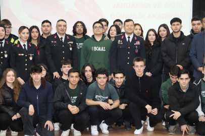 350 öğrenciye askeri kariyer brifingi