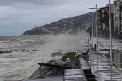 Esenköy’de fırtına nedeniyle deniz taştı