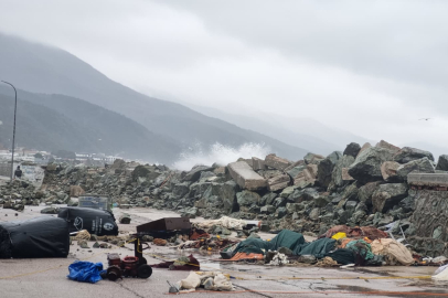 Esenköy’ü vuran fırtına balıkçı barınaklarına zarar verdi