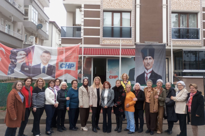 CHP’li Kadınlar Çiftlikköy’de esnaf ziyareti gerçekleştirdi