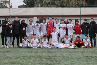 U-14’lerde Çiftlikköy’e büyük gurur