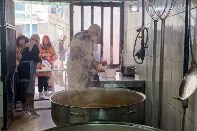 Yalova’da her gün 300 kişiye sıcak yemek dağıtılıyor