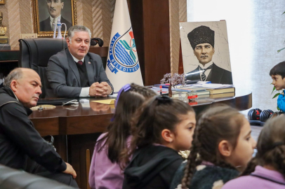 Yalova öğrencilerden Başkan Gürel’e ziyaret