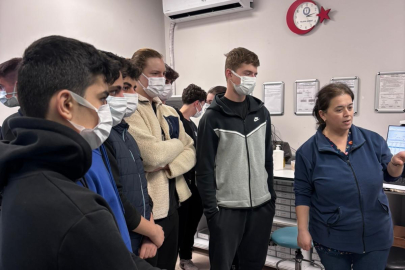 Uzmanlar Koleji öğrencileri meslekleri yerinde öğreniyor