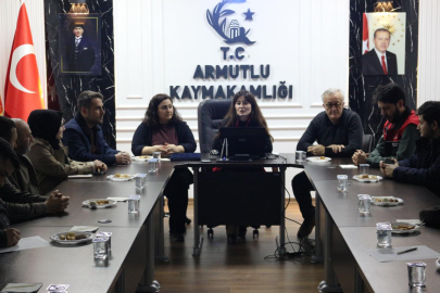 Armutlu’da üreticilere zeytin ve çilek eğitimi verildi