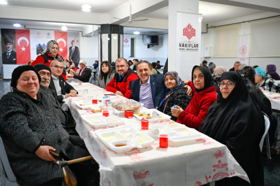 Vali Usta orucunu vatandaşlarla birlikte açtı