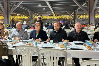 Altınova’da Hürriyet Mahallesi iftarına 2 binin üzerinde katılım