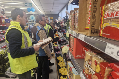 Hal Müdürlüğü ekiplerinden marketlerde künye denetimi
