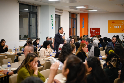 Vali Usta Akça Hatun Yurdu’nda öğrencilerle birlikte iftar yaptı
