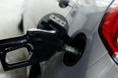 Akaryakıta çifte zam! Motorin ve benzin ne kadar oldu?