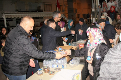 Çınarcık’ta Kadir Gecesi bereketle kutlandı: Geleneksel Helva İkramı yapıldı