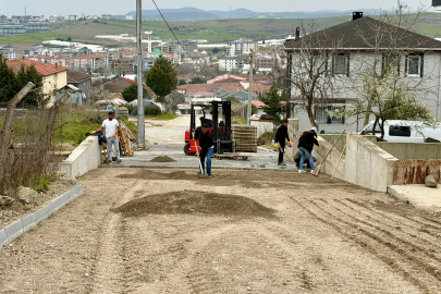 Parke yol bakım onarım çalışmaları devam ediyor