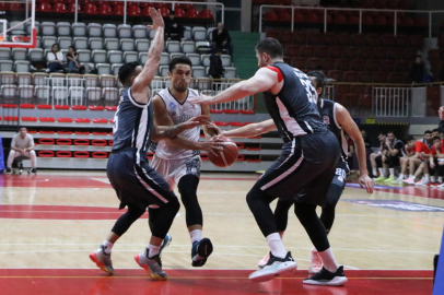 Çiftlikköy Belediye Play-Off’a hazır