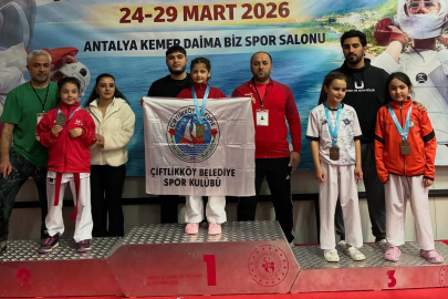 Çiftlikköy Belediyespor'lu Mine, üst üste 2. kez zirvede