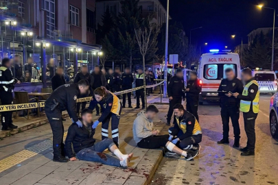 Çınarcık’ta laf atma kavgasında bıçaklar çekildi! 2 yaralı