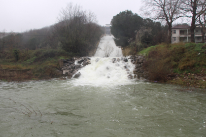 Gökçe Barajı’nda su tahliyesi devam ediyor