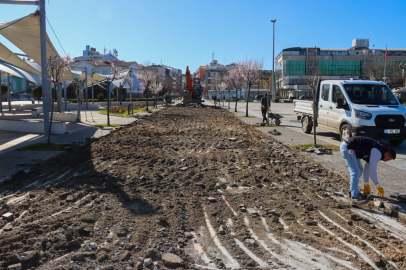 Yalova Belediyesi’nden meydanda zemin iyileştirme çalışması