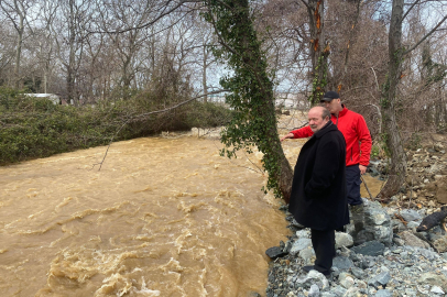 Başkan Temel sel felaketinde zarar gören bölgeleri inceledi