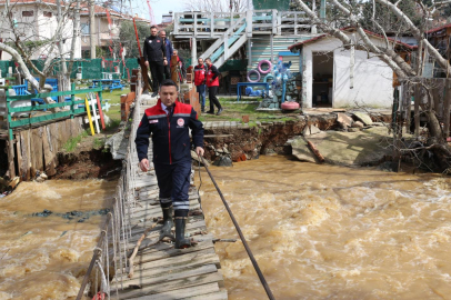 Mustafa İlmeç selin vurduğu bölgelerde incelemelerde bulundu
