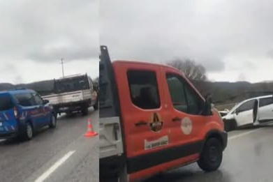 Süpürgelik’te kontrolden çıkan otomobil bariyerlere çarptı