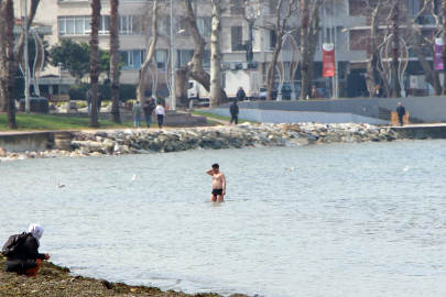 Yalova’da güneşi gören vatandaş soluğu denizde aldı