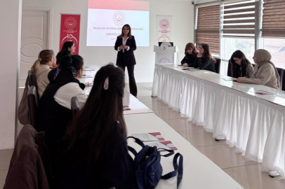 Koruyucu aile adayları bilgilendirme toplantısında buluştu