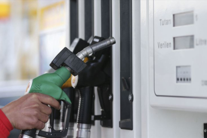 Petrol fiyatları çakıldı: Benzin ve motorinde 10 liranın üzerinde indirim bekleniyor!