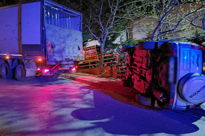 Armutlu'da freni boşalan kamyon dehşet saçtı