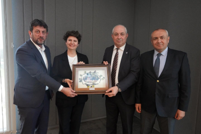 YTSO Heyeti AKSA Akrilik Genel Müdürü Didem Tunçbilek’i ziyaret etti