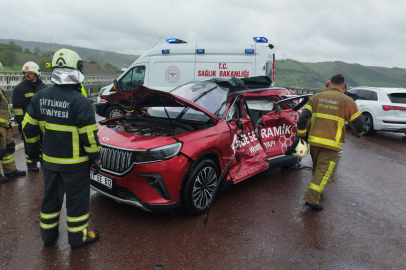 Yalova’da otoyolda feci kaza! 4 kişi yaralandı