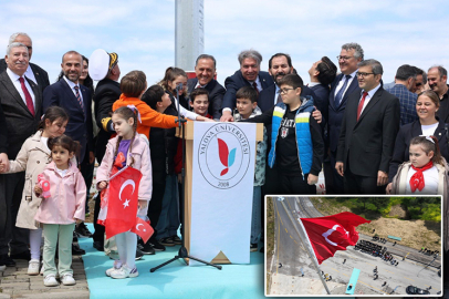 Yalova'da şanlı bayrağımız törenle göndere çekildi