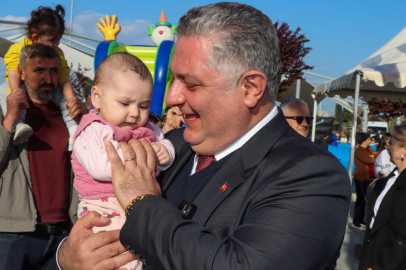 Başkan Gürel, çocuklar ve aileleriyle bir araya geldi