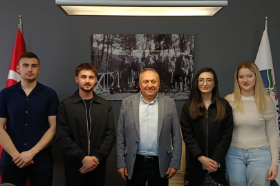 Kenan Engin Yalova Üniversitesi Hukuk Topluluğu üyelerini ağırladı