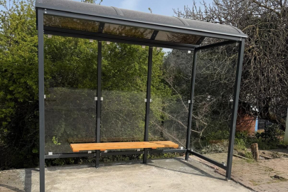 Kaytazdere’de duraklar baştan aşağı yenilendi