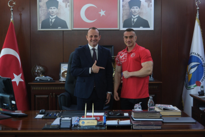 Milli sporcudan şampiyona öncesi Başkan Yele’ye ziyaret