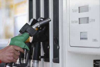 Benzin ve motorine bu gece zam bekleniyor