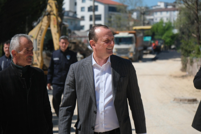 Başkan Yele, asfaltlama çalışmalarını yerinde denetledi