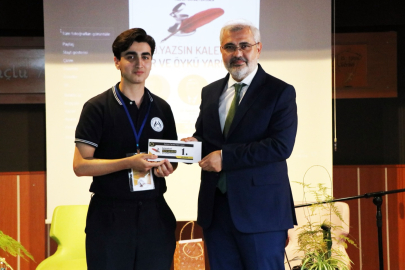 Genç kalemler ödüllerine kavuştu