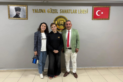 Yalova GSL öğrencisi münazara yarışmasında finale yükseldi