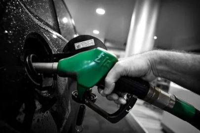 Akaryakıtta tabelalar bir kez daha değişti: Motorine zam geldi!