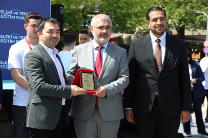 MAKİNE OSB'YE TEŞEKKÜR PLAKETİ