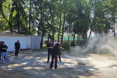 Deniz Eğitim Merkezi personellerine yangın eğitimi