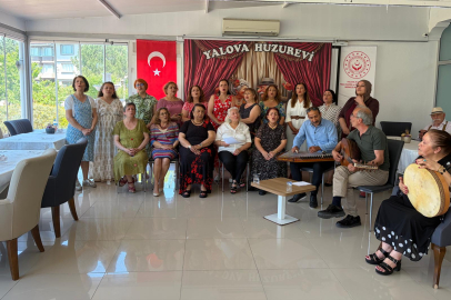Yalova Kadınlar Korosu’ndan huzurevi sakinlerine moral konseri