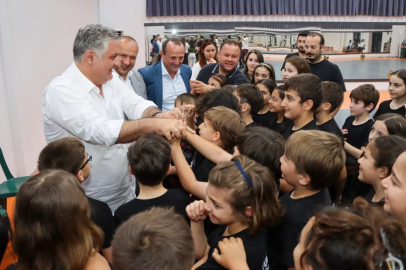 Minik Halk Oyunları Ekibine şampiyona öncesi moral ziyareti