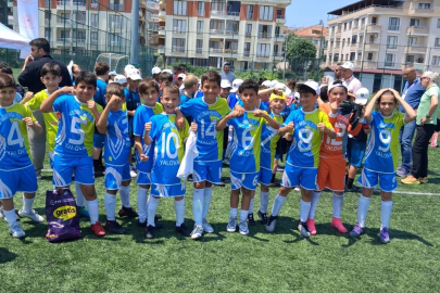Minikler futbol şenliğinde süper final