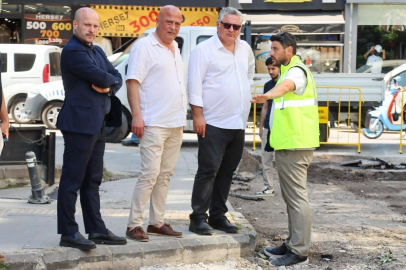 Yalova Belediyesi’nin yollardaki bakım-onarım çalışmaları sürüyor