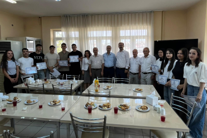 SGK Müdürlüğü’nde stajyerlere teşekkür belgeleri takdim edildi
