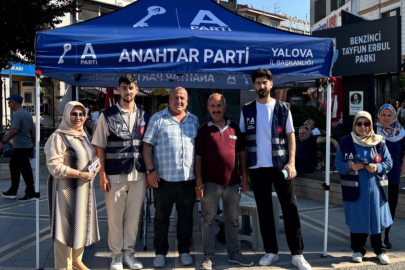 Anahtar Parti üye standında Yalovalılarla buluştu